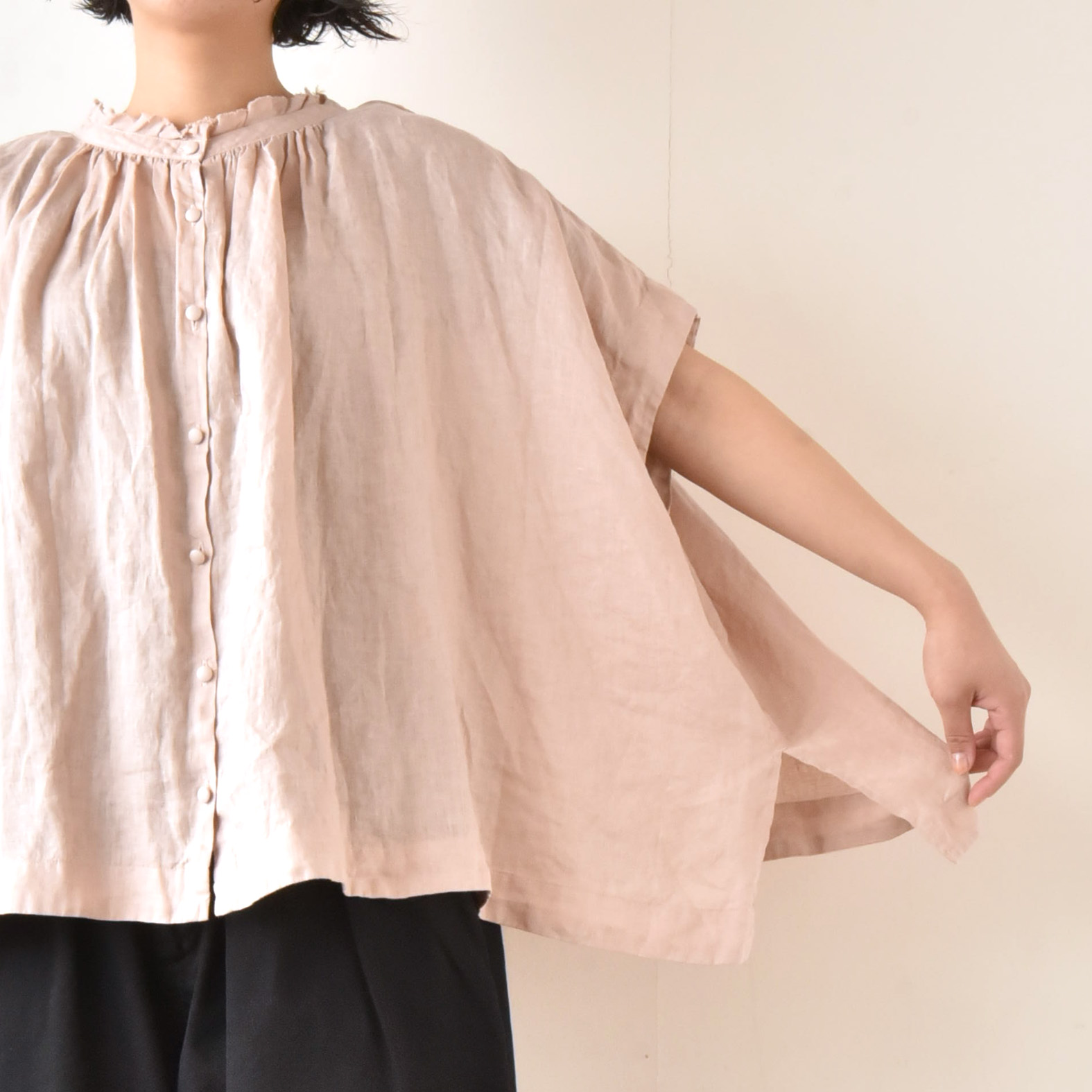 tumugu リネンキャンバスフリル襟2WAYブラウス - tumugu: リネン 